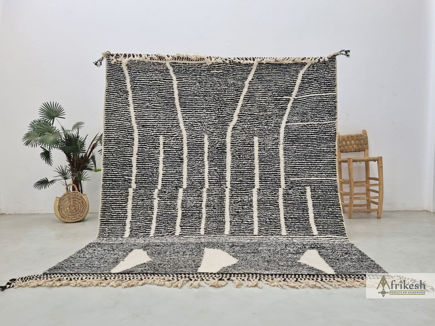 Minimalist Handmade Rug – Organic Materials & Clean Design
