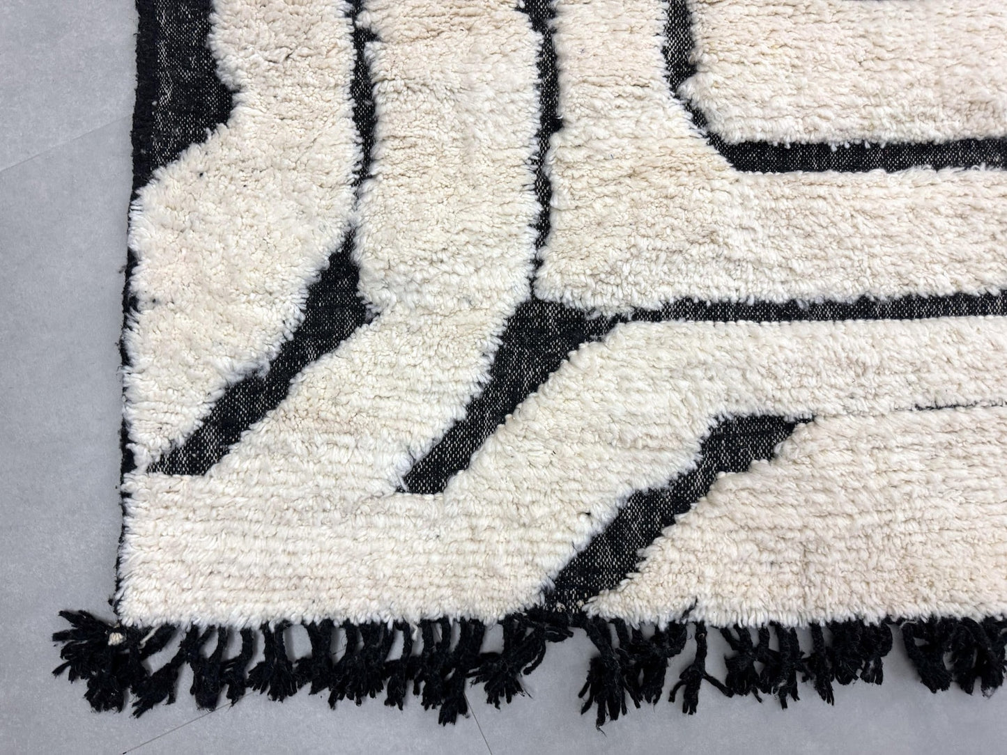 Eco-Friendly Handmade Wool Rug – Durable & Elegant