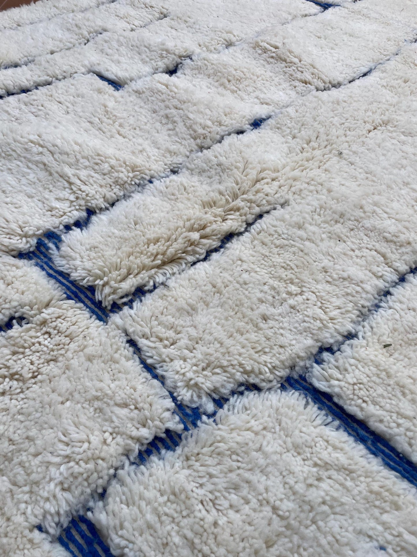 Luxury Handwoven Persian-Style Rug – Rich Color & Pattern