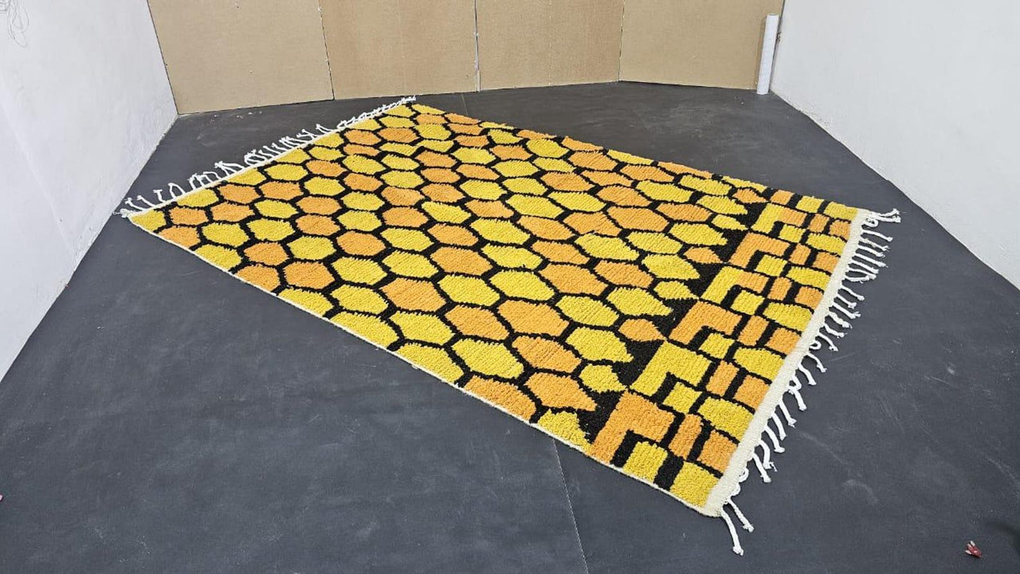 Modern Handmade Rug – Neutral Tones & Cozy Texture