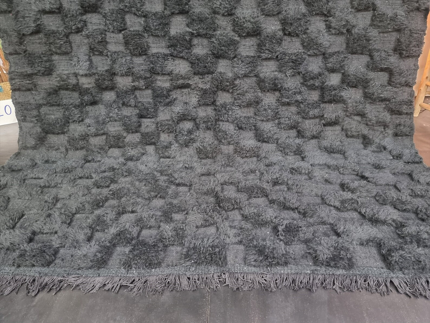 Handmade Vintage Inspired Rug – Timeless Floor Accent