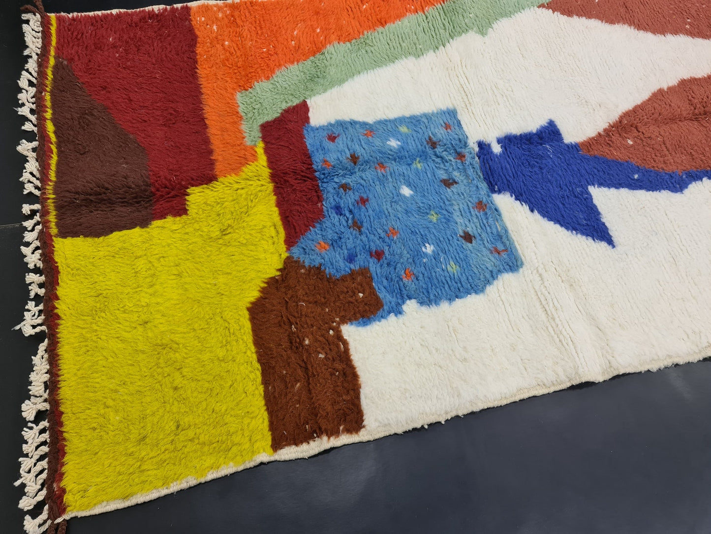 Rustic Handwoven Rug – Eco-Friendly & Timeless Charm