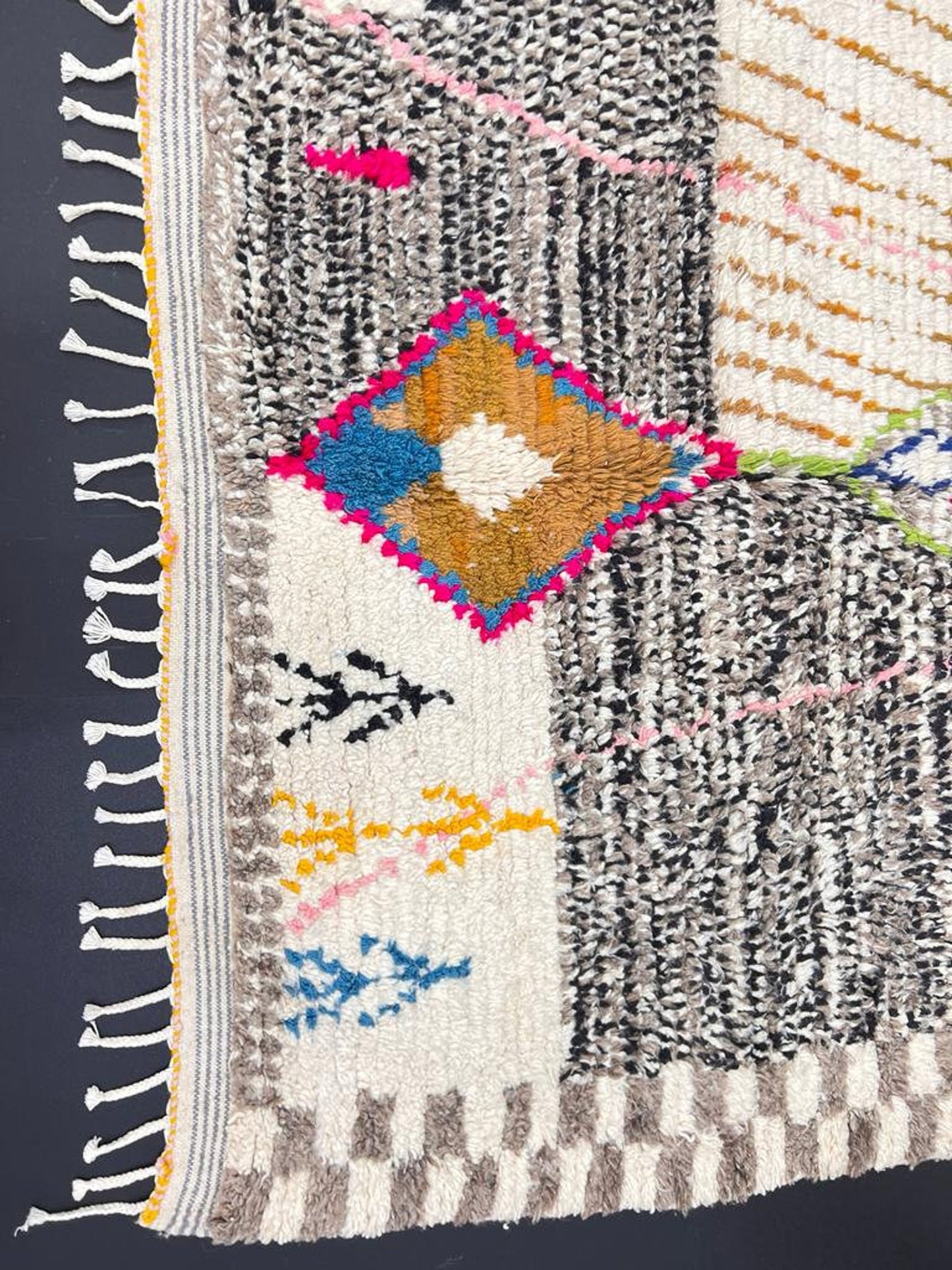 Traditional Hand-Knotted Wool Rug – Sustainable & Stylish