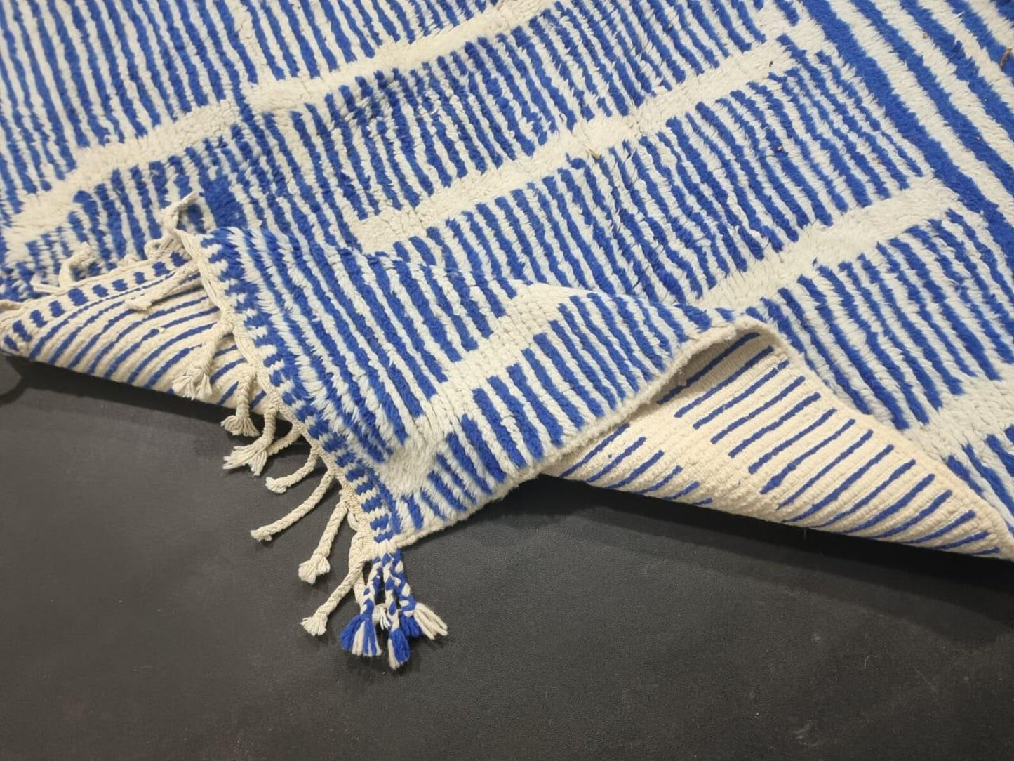 Handcrafted Bohemian Area Rug – Natural Textures & Warm Colors