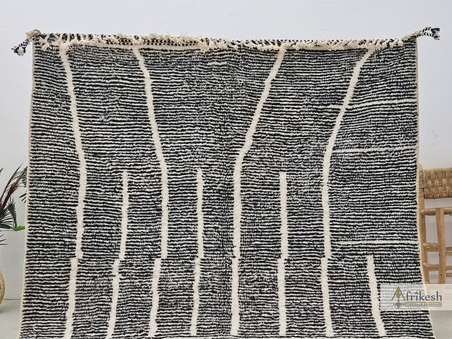 Minimalist Handmade Rug – Organic Materials & Clean Design