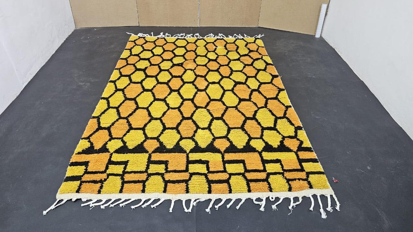 Modern Handmade Rug – Neutral Tones & Cozy Texture