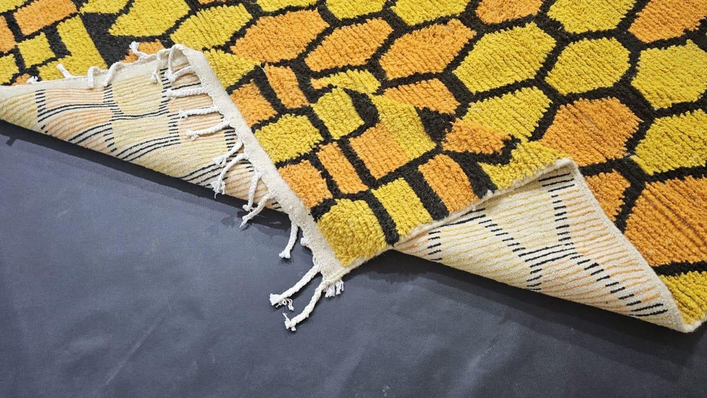Modern Handmade Rug – Neutral Tones & Cozy Texture