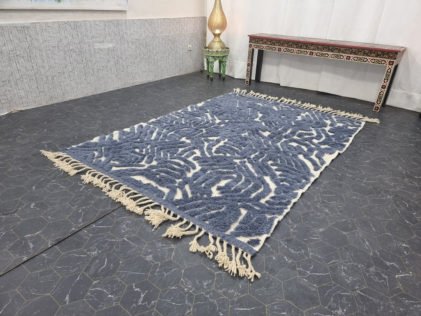 Modern Handmade Rug – Neutral Tones & Cozy Texture