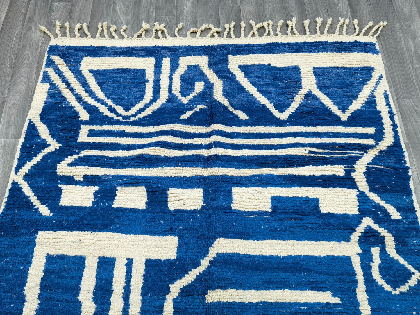 Luxury Handmade Vintage Rug – Traditional Tribal Design