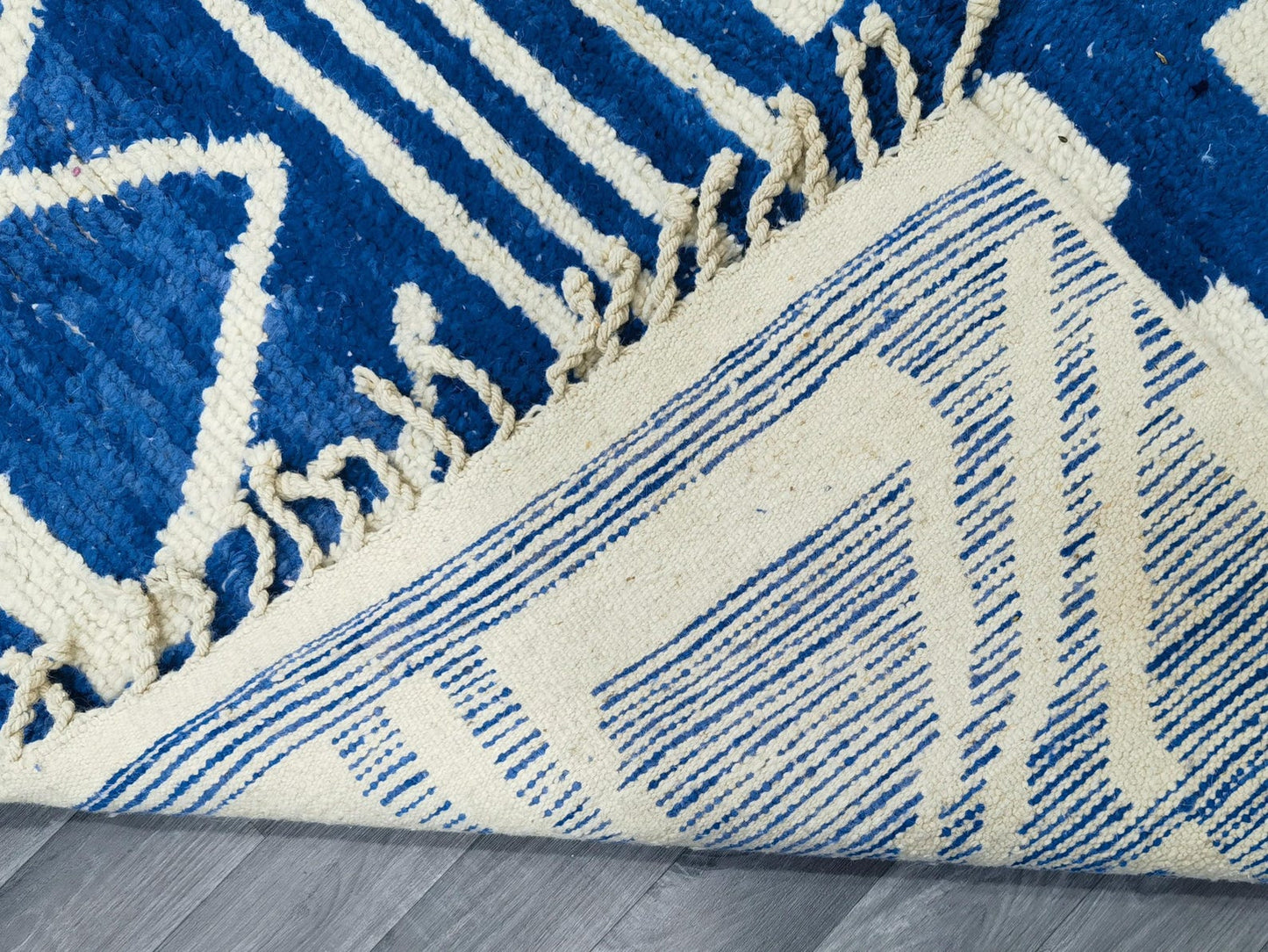Luxury Handmade Vintage Rug – Traditional Tribal Design