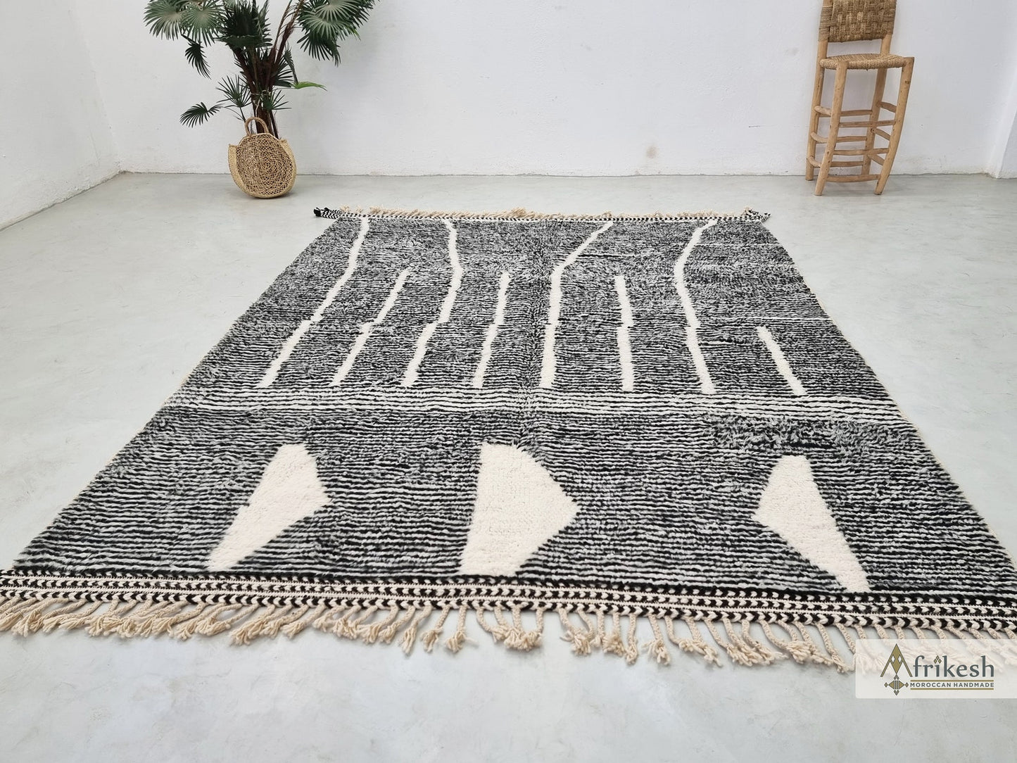 Minimalist Handmade Rug – Organic Materials & Clean Design