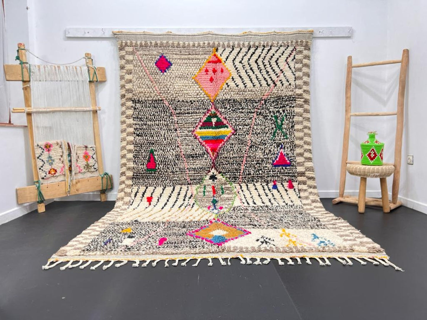 Traditional Hand-Knotted Wool Rug – Sustainable & Stylish