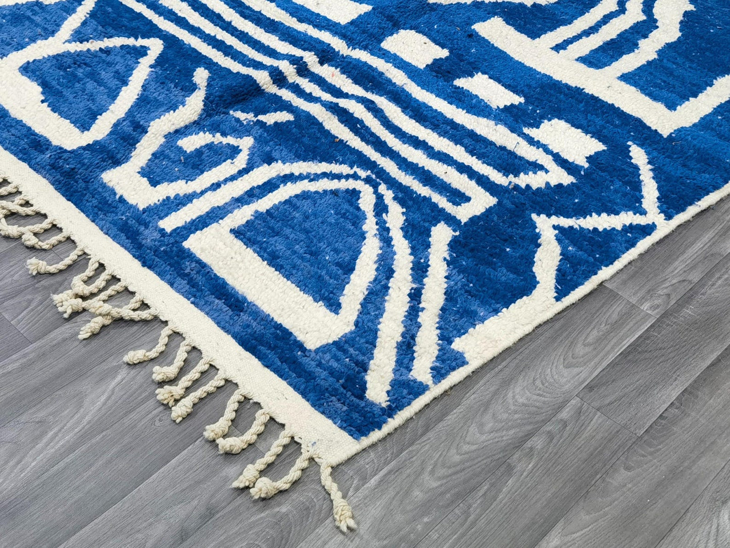 Luxury Handmade Vintage Rug – Traditional Tribal Design