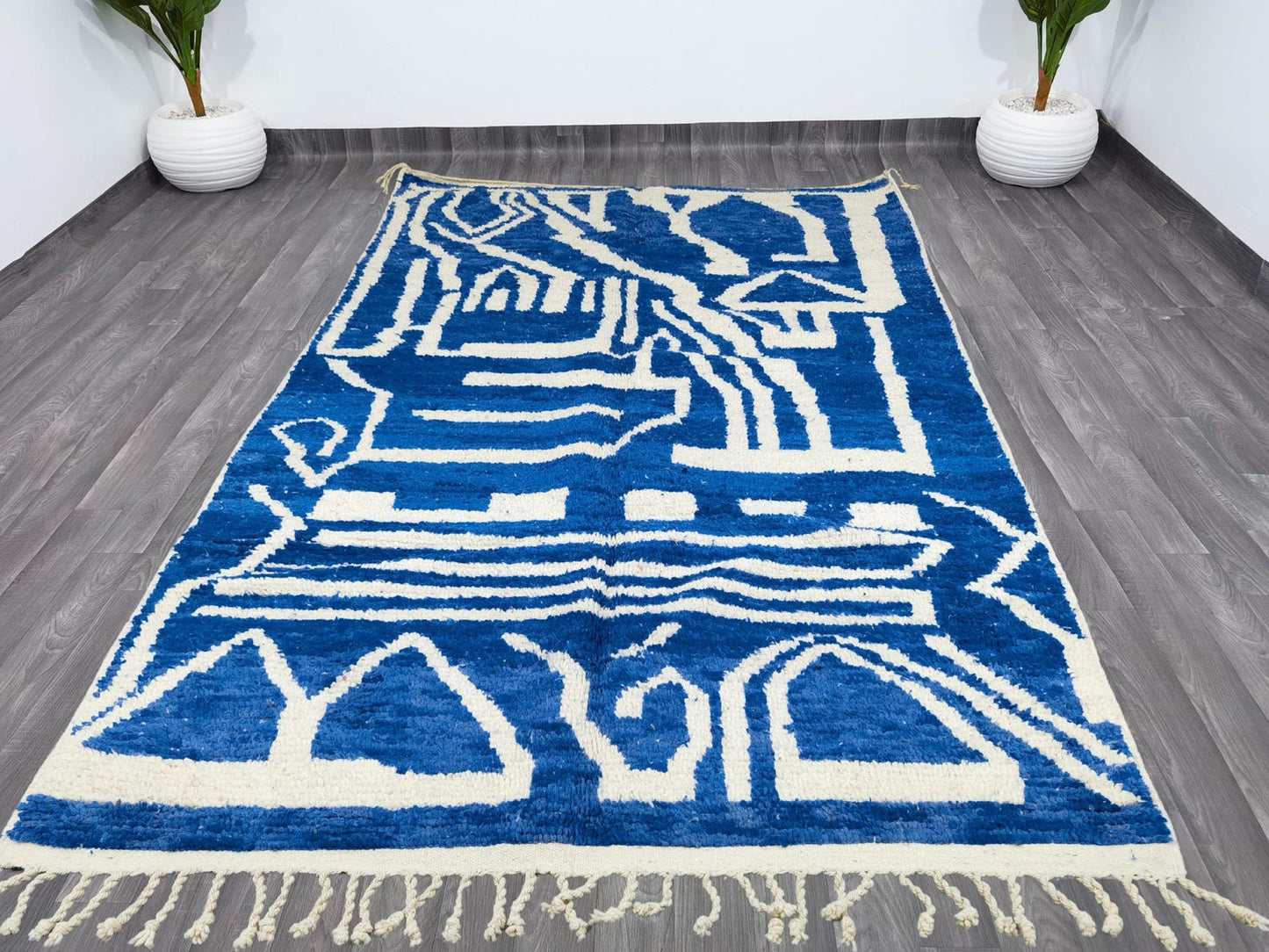 Luxury Handmade Vintage Rug – Traditional Tribal Design