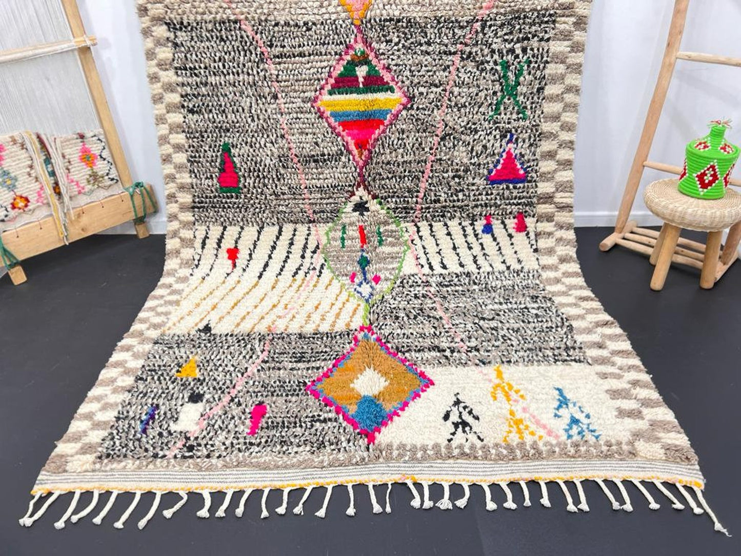 Traditional Hand-Knotted Wool Rug – Sustainable & Stylish