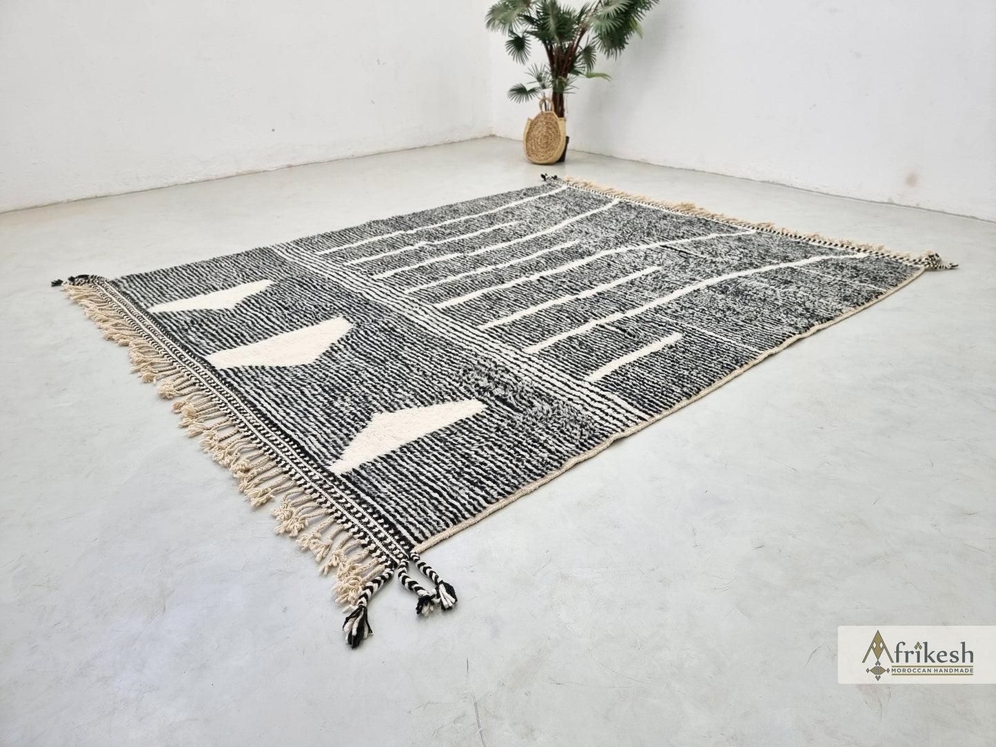 Minimalist Handmade Rug – Organic Materials & Clean Design