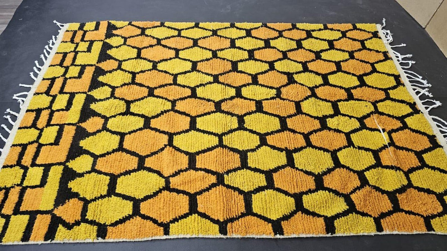 Modern Handmade Rug – Neutral Tones & Cozy Texture