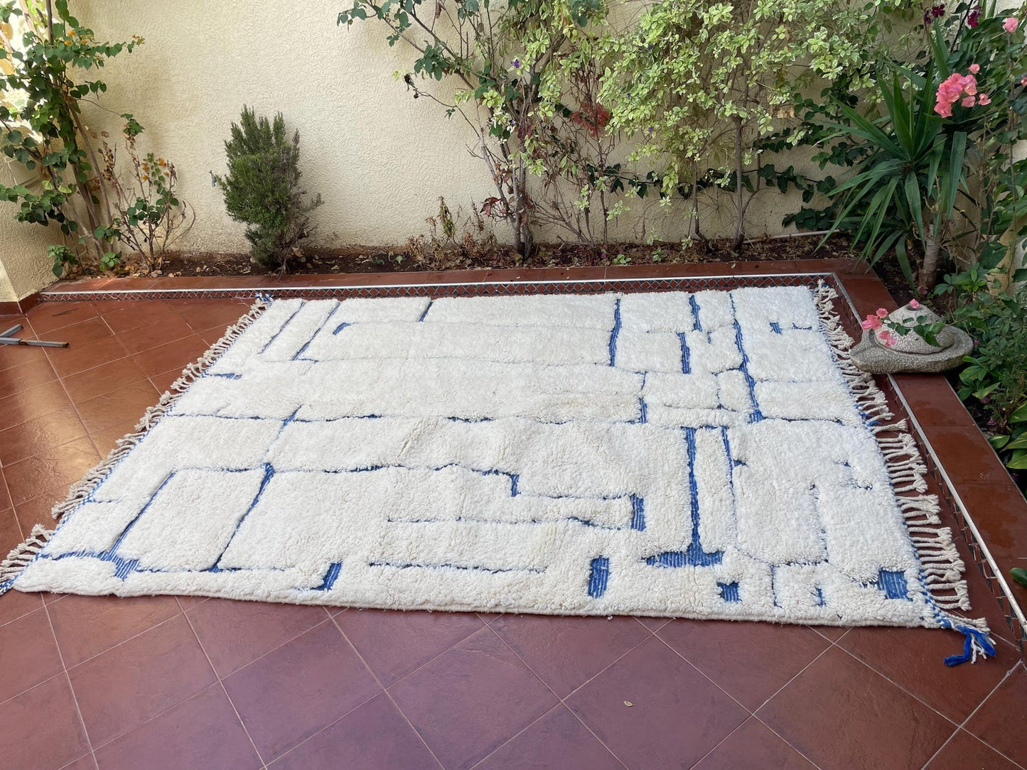 Luxury Handwoven Persian-Style Rug – Rich Color & Pattern