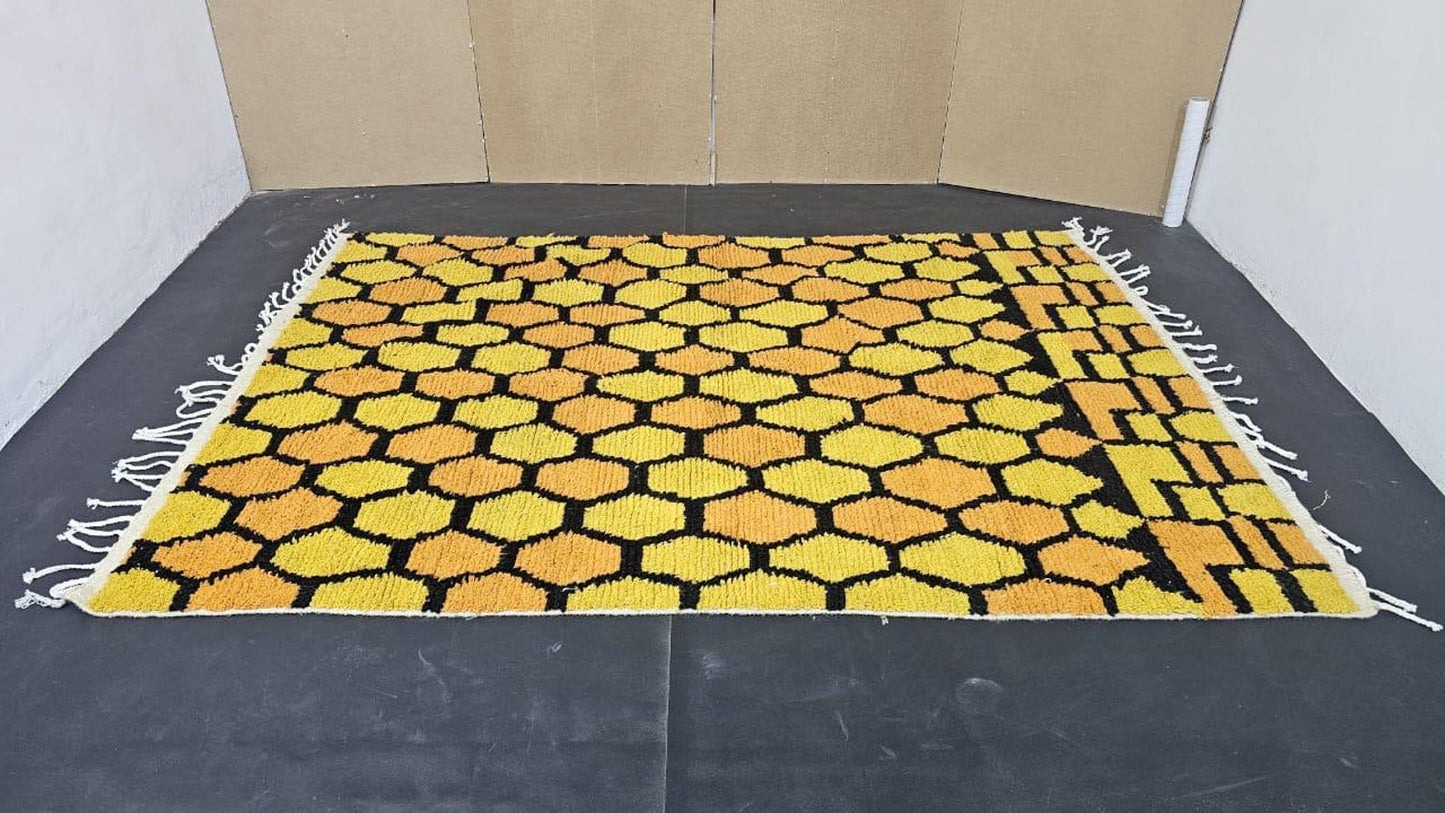 Modern Handmade Rug – Neutral Tones & Cozy Texture