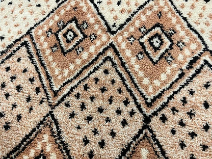 Hand-Knotted Wool Rug – Artisan-Made, Durable & Eco-Friendly