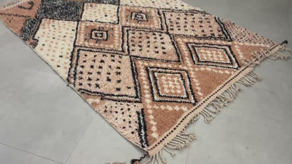 Hand-Knotted Wool Rug – Artisan-Made, Durable & Eco-Friendly