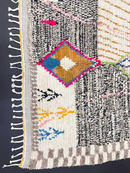 Traditional Hand-Knotted Wool Rug – Sustainable & Stylish