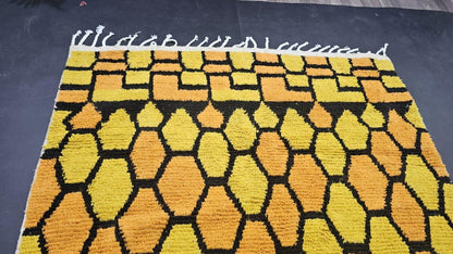 Modern Handmade Rug – Neutral Tones & Cozy Texture
