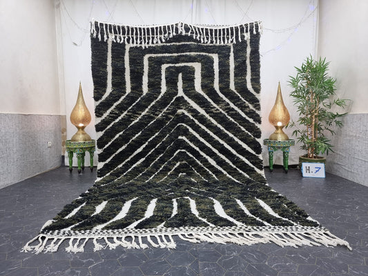 Luxury Handwoven Persian-Style Rug – Rich Color & Pattern
