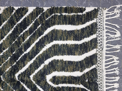 Luxury Handwoven Persian-Style Rug – Rich Color & Pattern