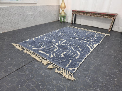 Modern Handmade Rug – Neutral Tones & Cozy Texture