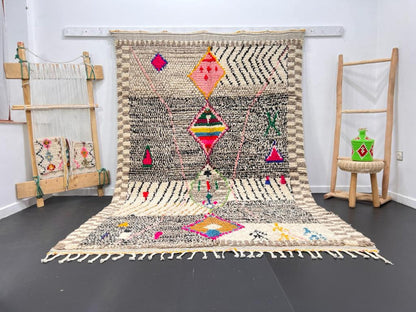 Traditional Hand-Knotted Wool Rug – Sustainable & Stylish