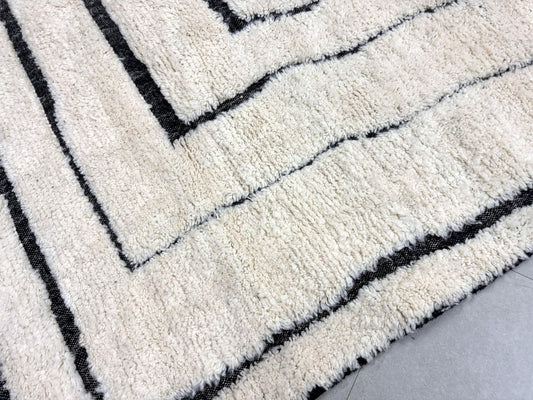 Eco-Friendly Handmade Wool Rug – Durable & Elegant