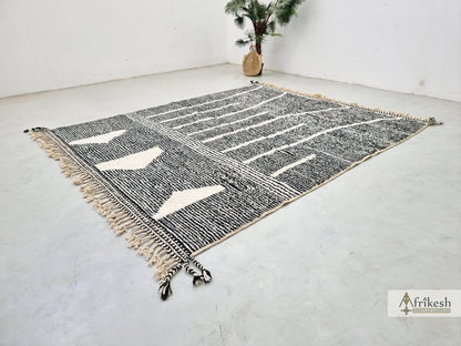 Minimalist Handmade Rug – Organic Materials & Clean Design