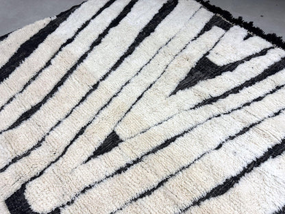 Eco-Friendly Handmade Wool Rug – Durable & Elegant