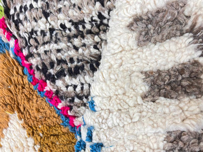 Traditional Hand-Knotted Wool Rug – Sustainable & Stylish