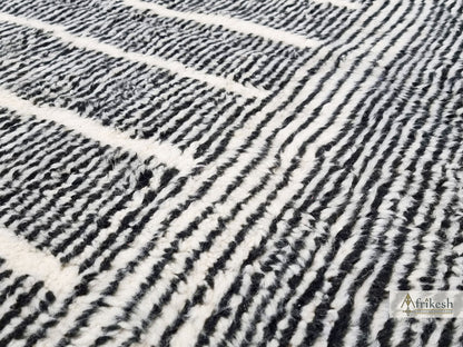 Minimalist Handmade Rug – Organic Materials & Clean Design