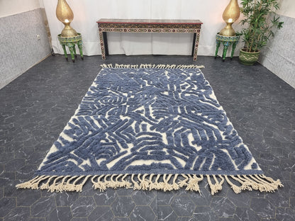 Modern Handmade Rug – Neutral Tones & Cozy Texture